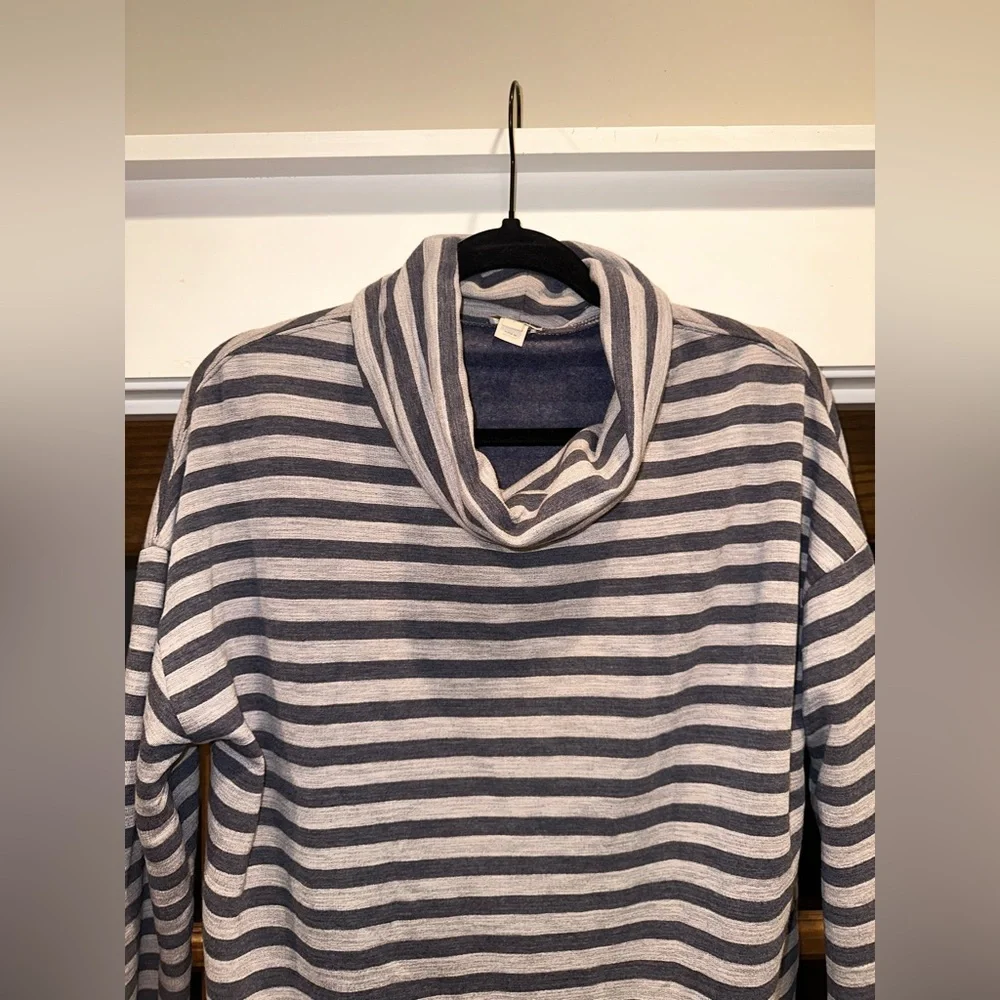 EUC J. Crew Size Small Womens Gray and Blue  Cowl‎ Neck Sweater